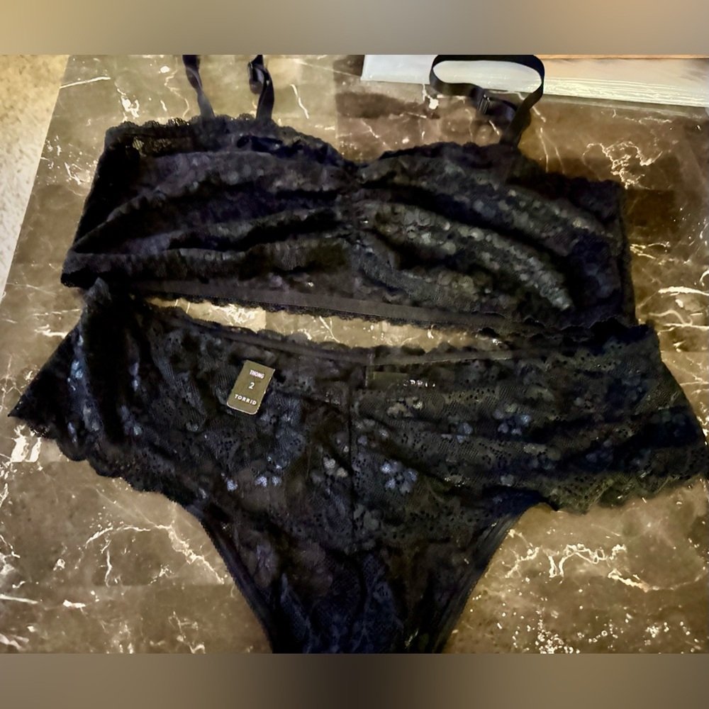 Torrid plus size lace bralette and panties set - size 2